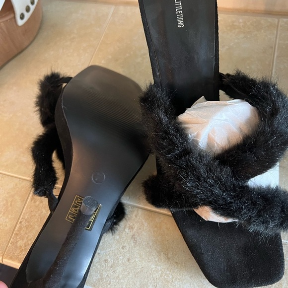 Faux Fur Strappy Heels - Picture 4 of 4